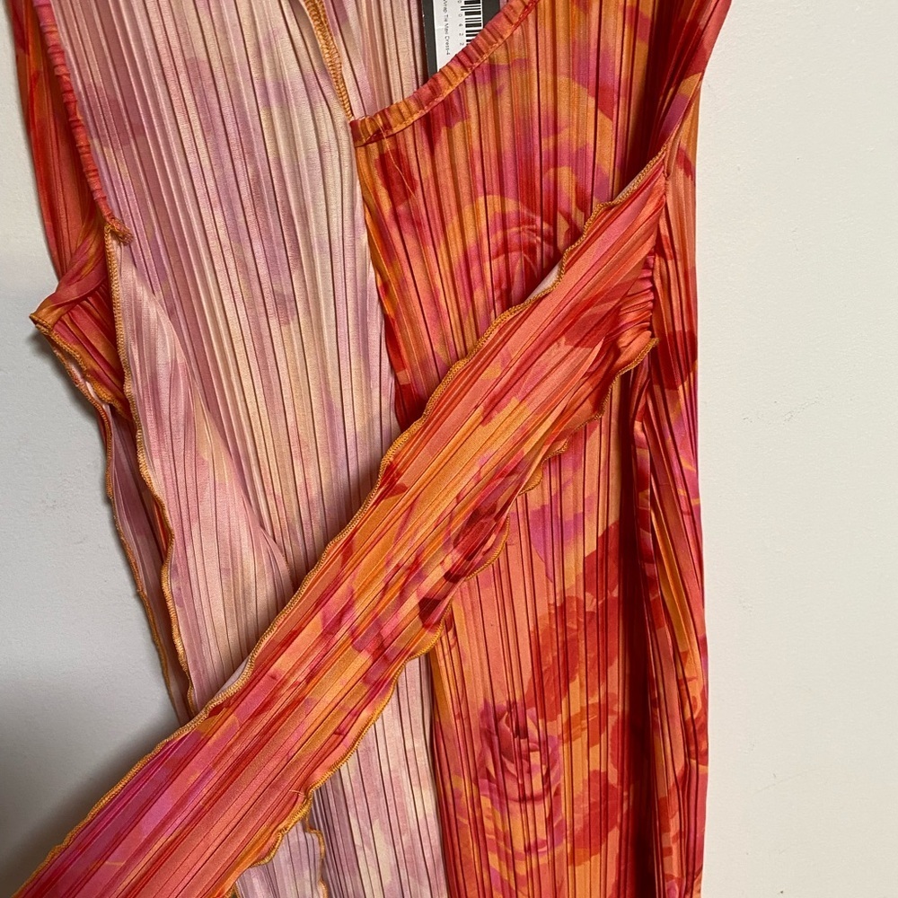 PrettyLittleThing Orange Pink Floral Pleated Wrap Maxi Dress Size US 0 NWT - Picture 6 of 10